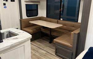 2025 Venture Stratus | Bunkhouse | Easy Set-up