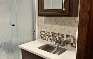 2018 Pinnacle 37RSTS RV rental photo 5