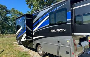 Pet Friendly, Easy to Drive. Mercedes 24 ft, Diesel