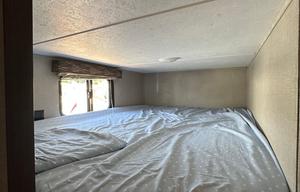 24’ keystone hideout! Double bunk!