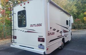 2019 Winnebago Outlook 22C RV rental photo 9