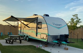 2017 Gulfstream Vintage Cruiser aka 'VINNY'
