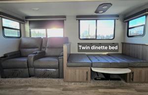 Voyager - Luxury 34ft trailer with 2 rooms & solar