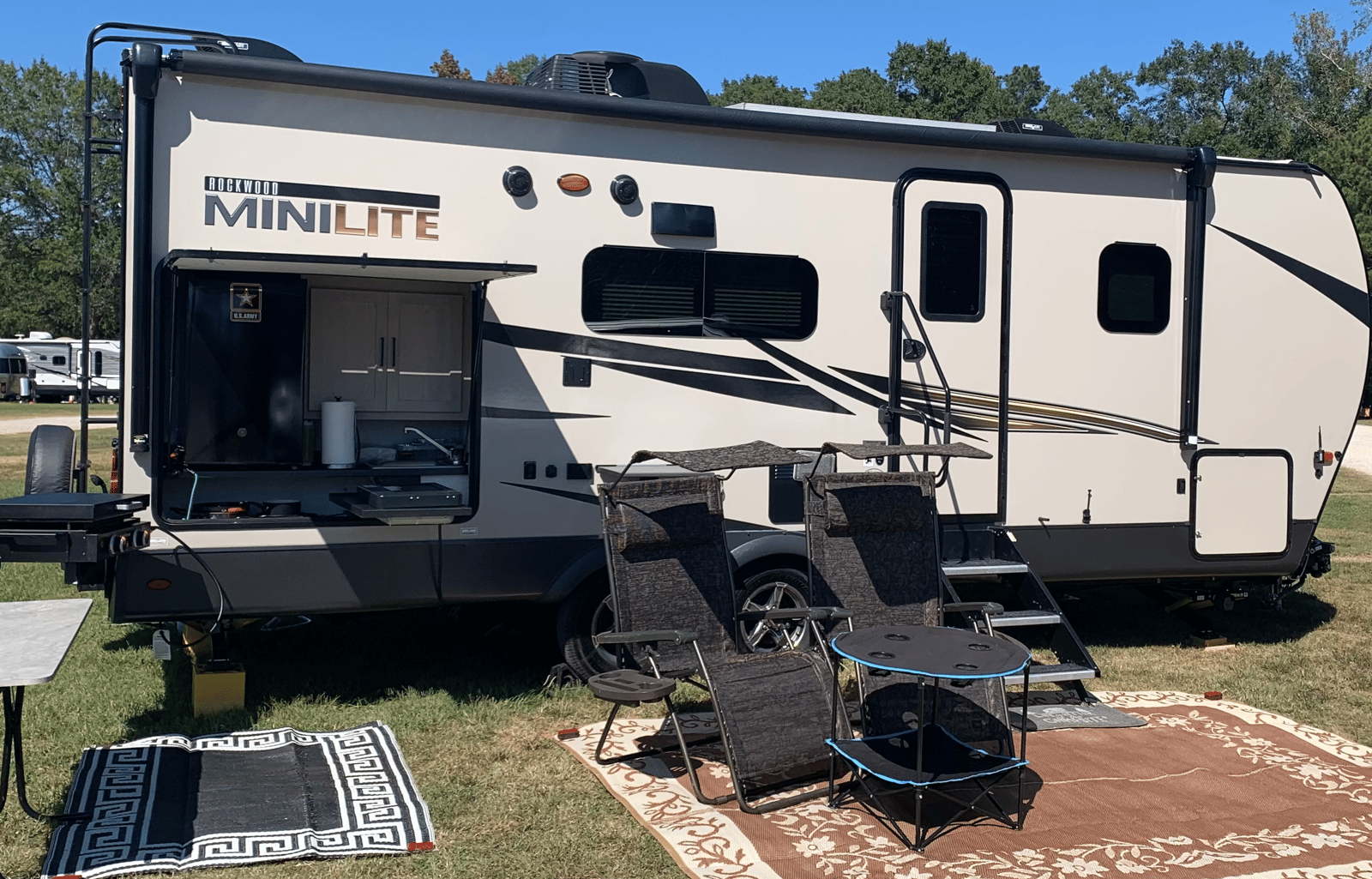 Rockwood Couples Coach w/ Outdoor Kitchen $99/wkdy