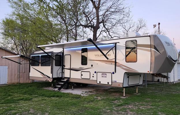 2022 Forest River RV Wildwood Heritage Glen 369BL