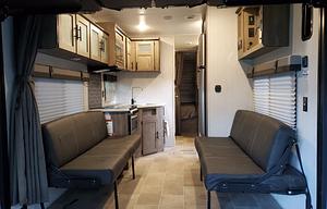 2020 Palomino Puma XLE Lite 25TFC Toy Hauler