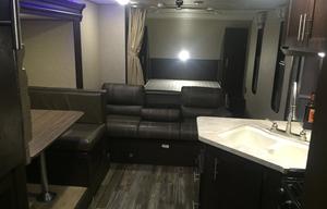 NICE SMALL TRAILER FOR COUPLE OR FAMILY OF 4 PEOPLE. GOOD FOR CAMPING OR ROMANTIC GATEWAY, BUSINESS TRIP.