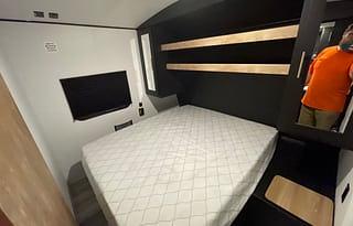 24ft Keystone Springdale 240BHWE Travel Trailer