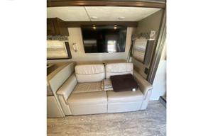 2020 Thor Motor Coach Hurricane 34R RV rental photo 12