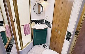 Hi I’m Toby the 2006 Fleetwood RV Tioga 31M