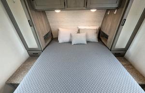 Outback | Large & Luxurious w/ Bunkhouse Sleeps 10