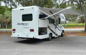 The Island Breeze Cruiser • Sleeps 6  • Thor Elite