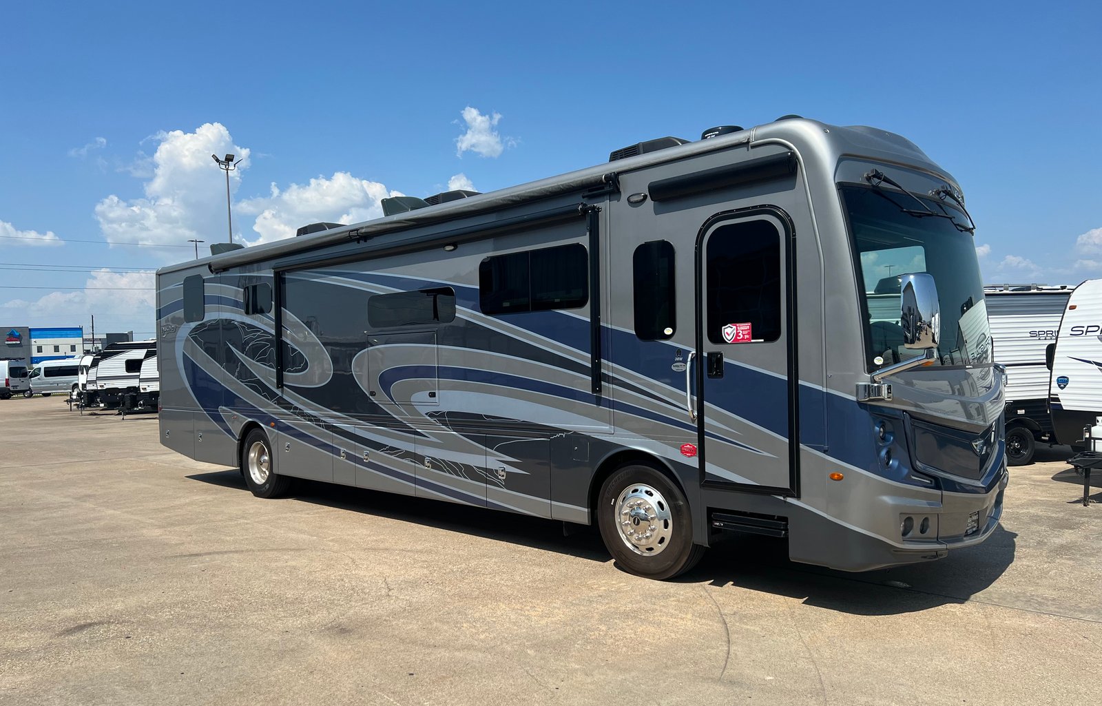 2023 Fleetwood RV Discovery 38W