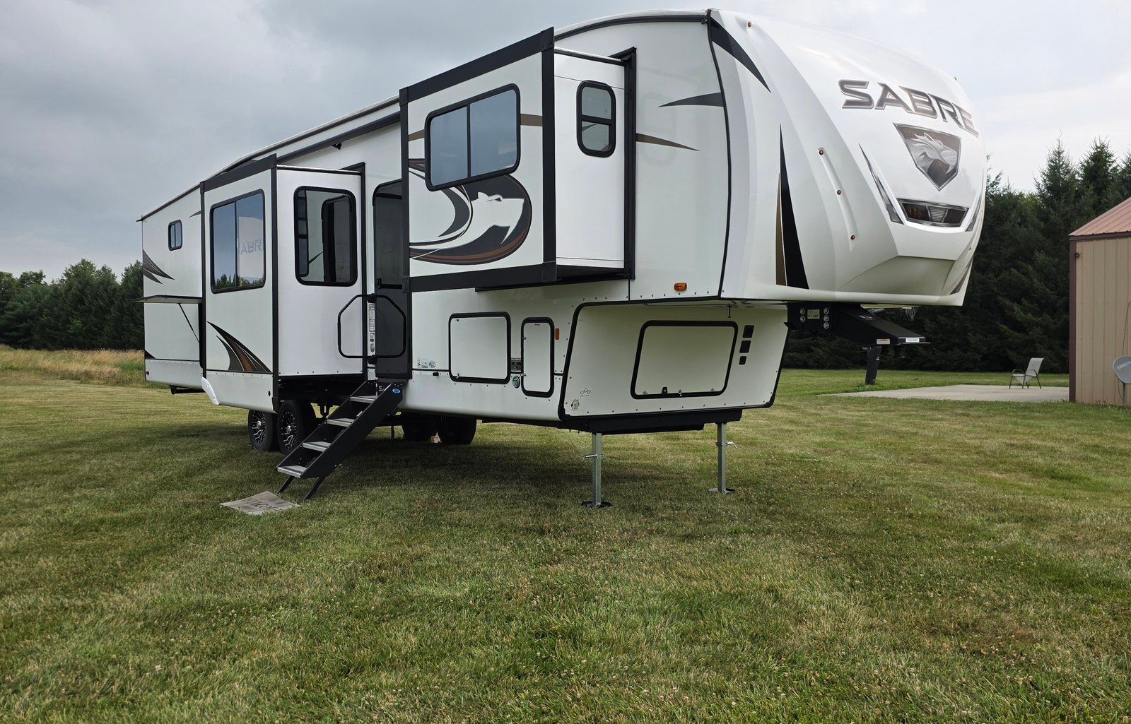 The Grand Retreat- Sabre 37FLH 2024- fifth wheel