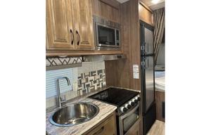 2017 Gulf Stream RV Conquest Class C 6237LE RV rental photo 7
