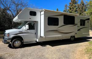 2014 Winnebago Minnie Winnie 31H RV rental photo 1