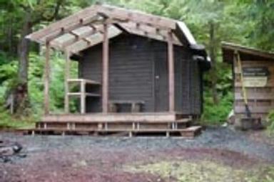 T01, Loop: AREA BARNES LAKE CABIN