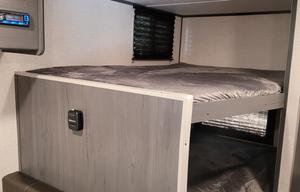 ★FULL size BUNKS★Sleeps 6★Exit 407