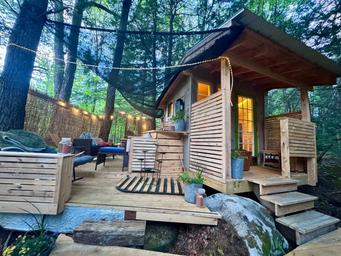 Stone City Treehouse