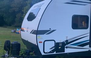 2022 Surveyor Legend 19RBLE RV rental photo 26