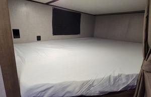 ♣Full size BUNKS♣Sleeps 6♣Private Queen master♣