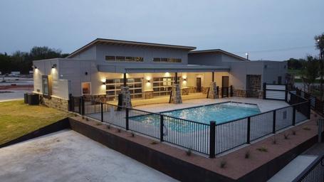 Ennis Luxury RV Resort