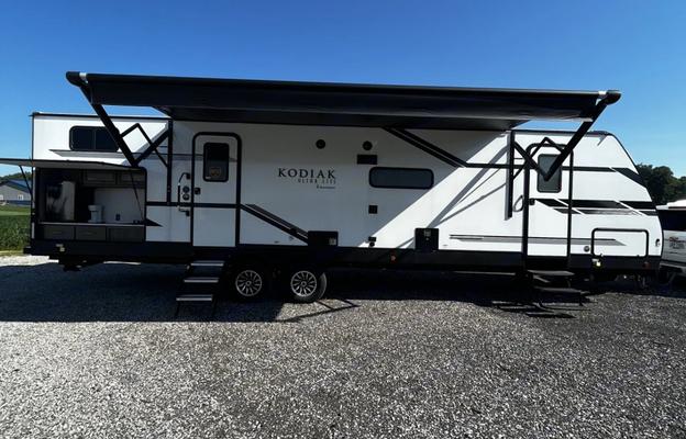 Kids Love The Hitch Hiker 2021 UltraLite-Sleeps 11