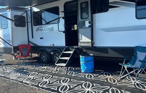 Lo Rentz 2023 Imagine Travel Trailer Sleeps 6
