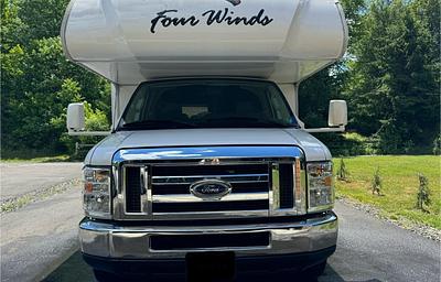 Easy To Drive- Newer 2018 Thor Motor Coach