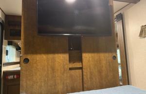 Zinger 2 room  bunk house. Delivery only
