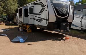 HONEST RVS – TOY Momentum Sleeps 6 fits SxS