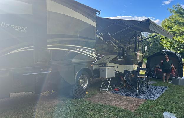 2011 Damon Challenger 368 RV rental photo 1