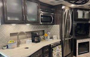 "Venom" Fleetwood Southwind 35K(sleeps 5)