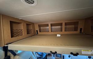 Mountain View Escape 2016 Thor ACE Coach +  Bikes