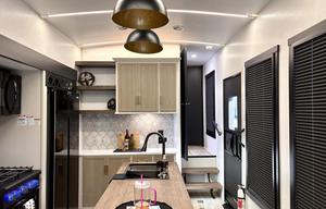 2025 Forest River RV Salem Hemisphere 38VERANDA RV rental photo 5
