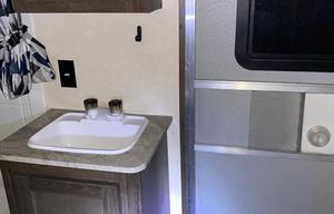 Festival&Pet Friendly Fifth Wheel