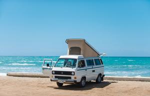 Hawaii Camper Van! Classic VW Pop-Top 5 minutes from Honolulu Airport on Oahu