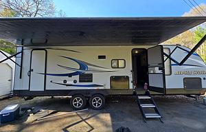 31.0 Cherokee Alpha Wolf 26DBH-L -  DELIVERY ONLY