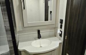 2021 Redwood RV Redwood 3401RL RV rental photo 8