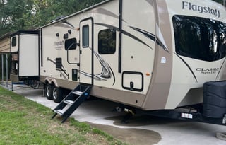 2019 Flagstaff with 4 slide out, 2 A/C’s