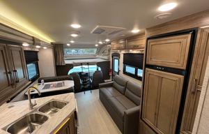 The Rock: Roomy • Bunkhouse • Family Size • WiFi