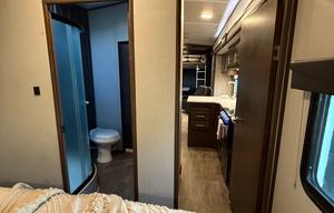 2019 Cruiser Stryker ST-2916 w/paddle boards!