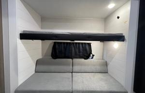 BRAND NEW! 2026 JAYCO JAY FLIGHT 321BDS