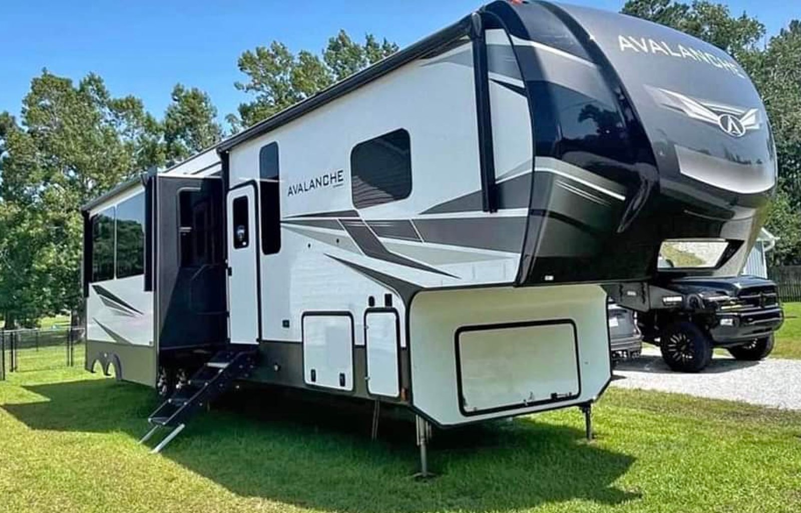 2bdr/2bth 5th wheel