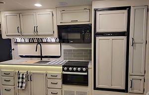 Roomy 2022 Jayco Greyhawk