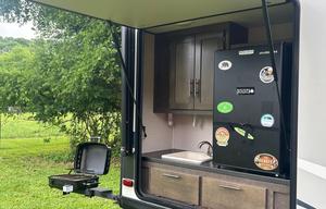The Sunny Rig | DELIVERY/SET UP | Outdoor Kitchen
