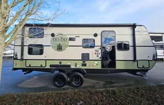 Modern Family RV|Sleeps 8| Bunks, Grill & Easy Tow