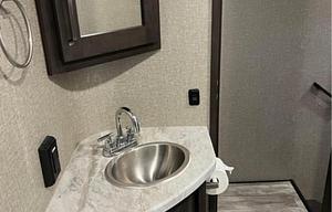 2020 Reflection 28BH RV rental photo 11