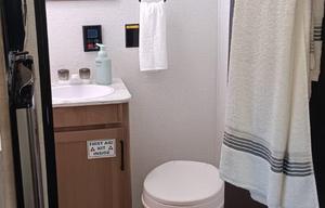 2025 20' Bunkhouse with Front RV Queen Bed, Cute!