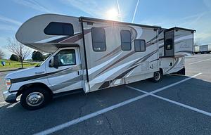 2016 Thor Motor Coach Four Winds 29G. "Let's Go!"